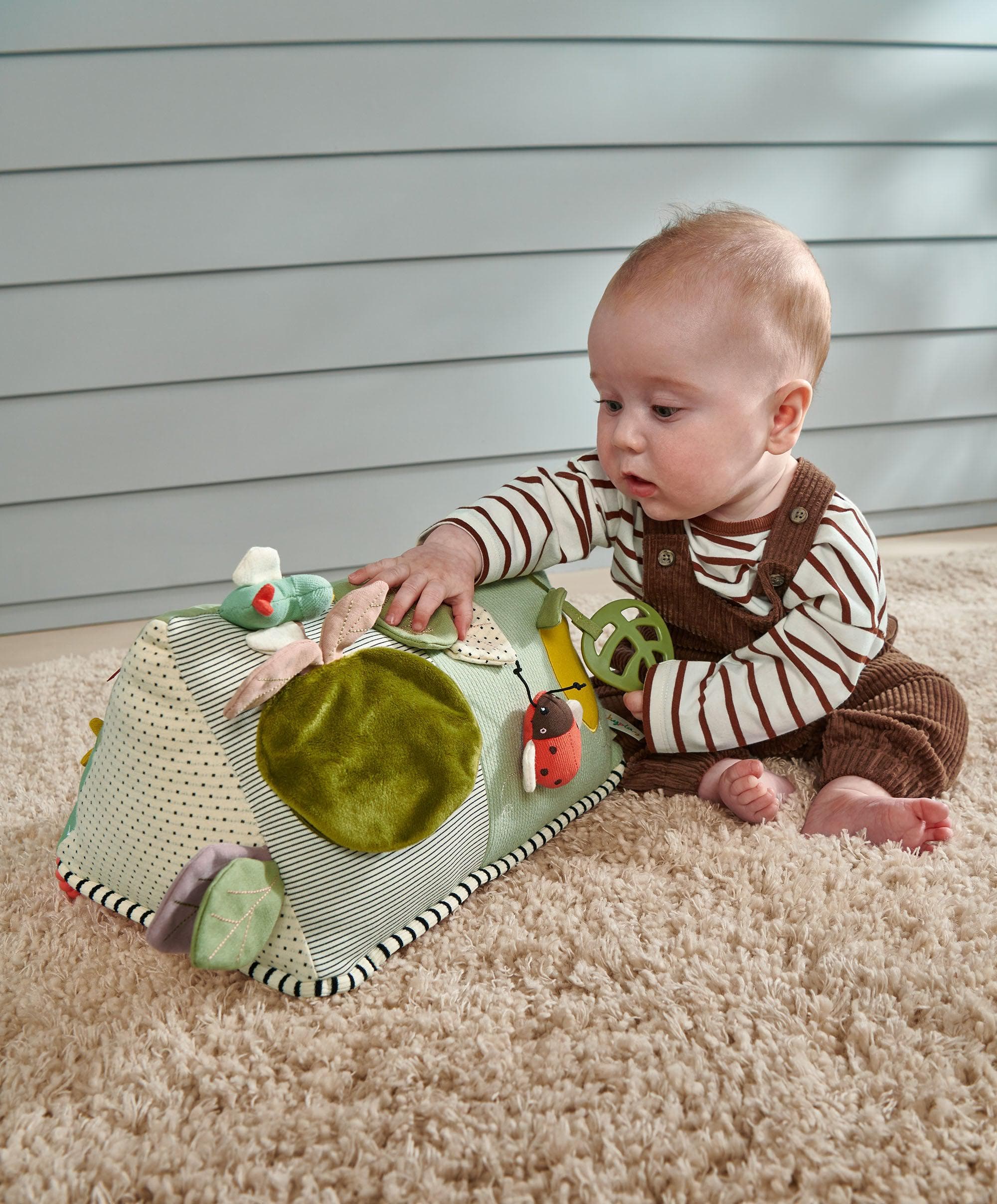 BabyPlay Wildlife Activity Triangle Toy - Image 7