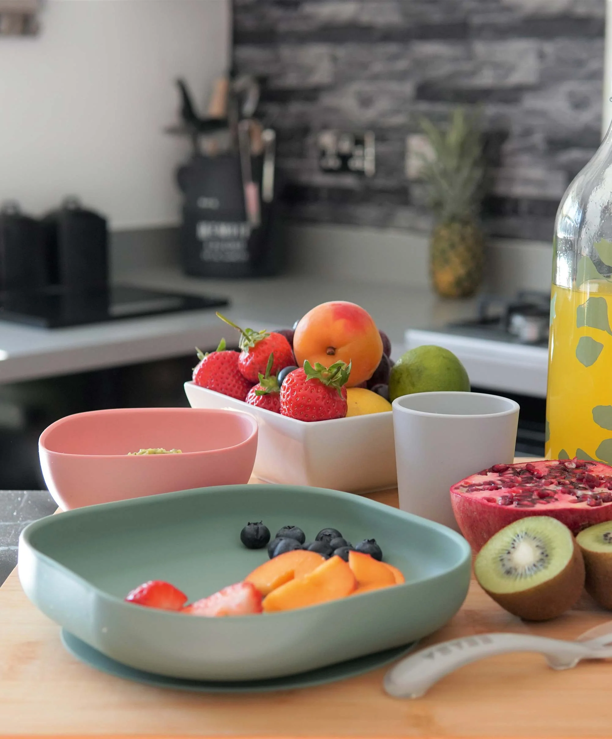 Béaba 4 Piece Silicone Meal Set - Eucalyptus - Image 2