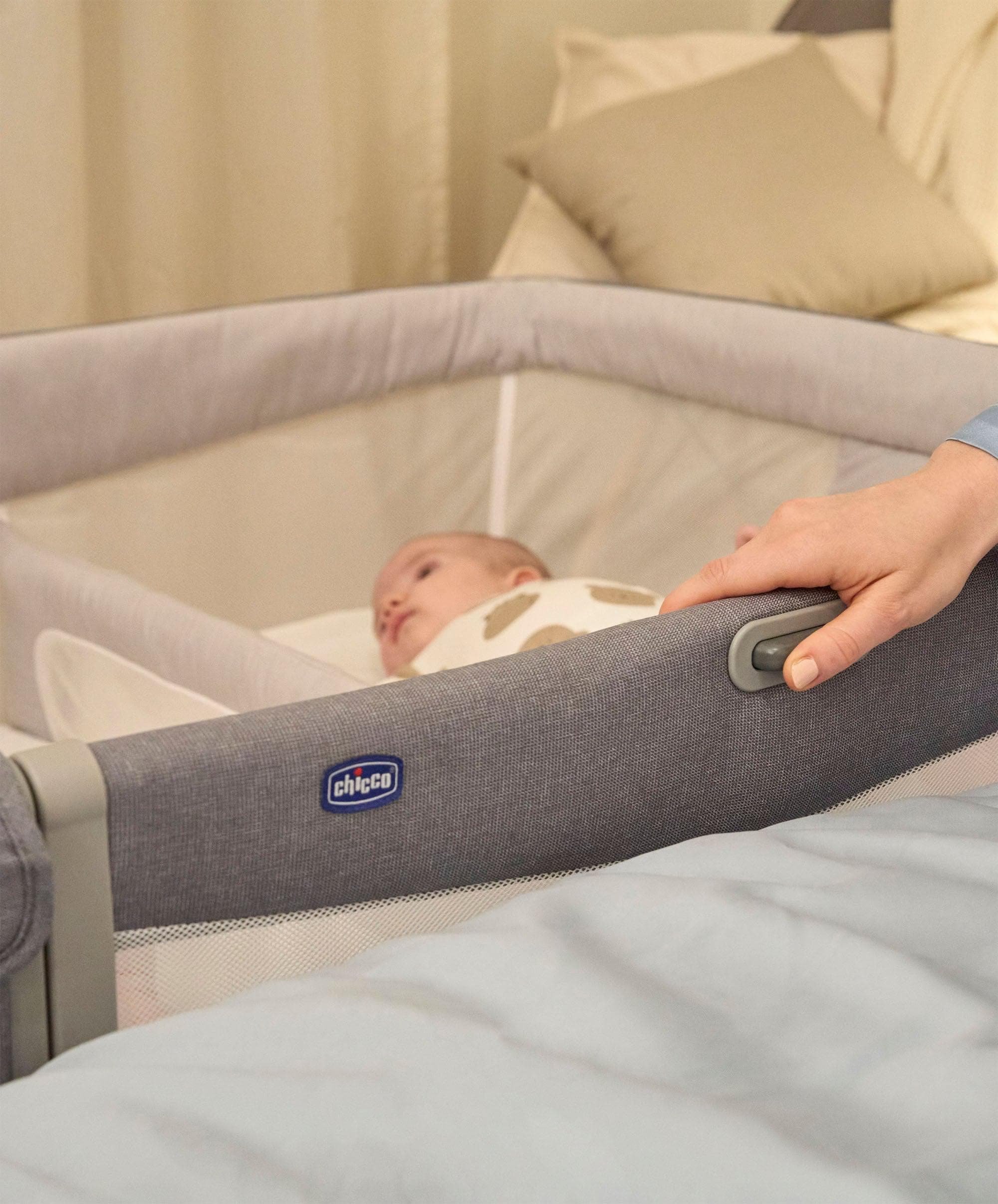 Chicco Next2Me Twins  Bedside Crib – Magnet Grey - Image 3