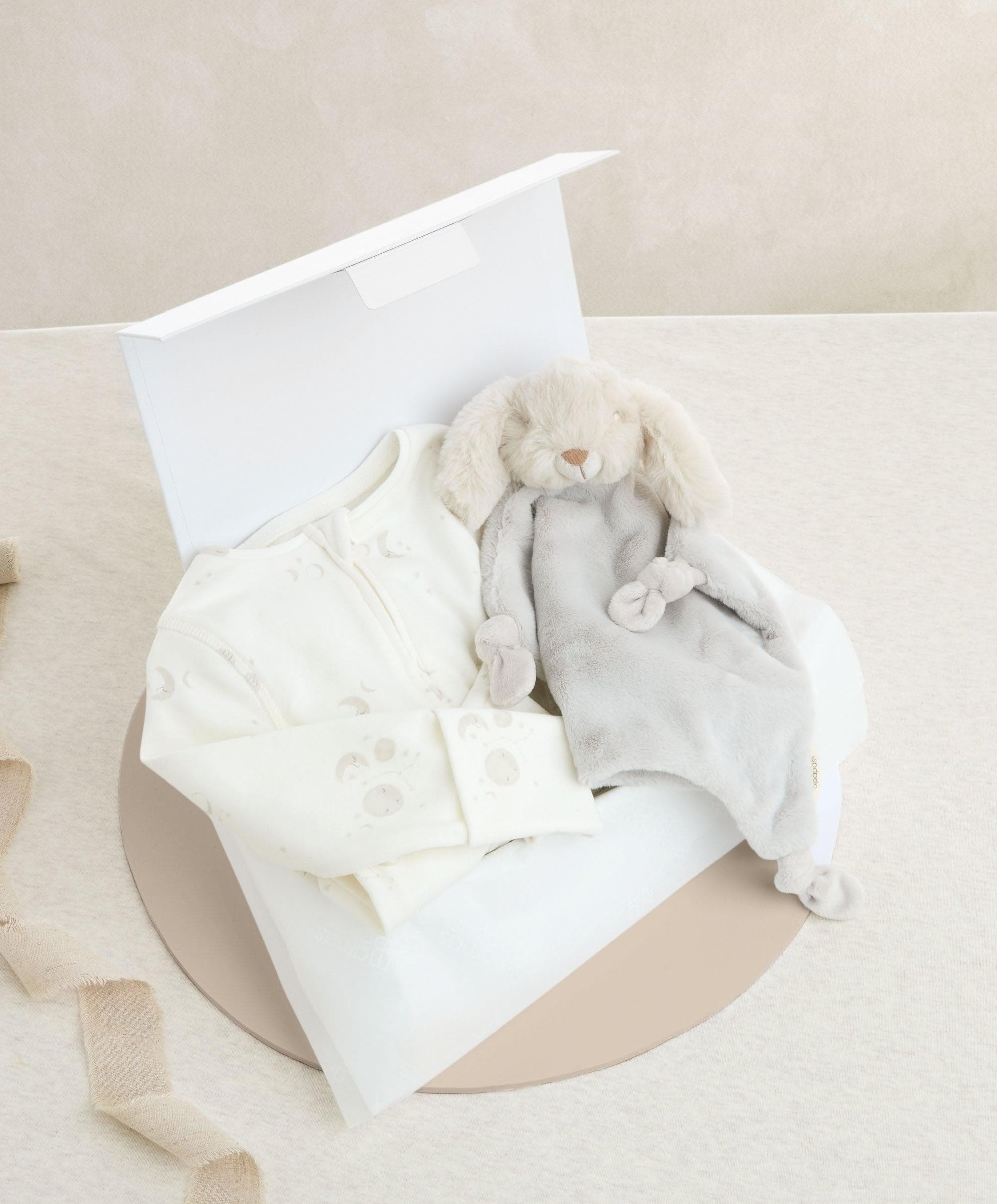0-3m Celestial Print All In One & Grey Bunny Comforter Gift Box