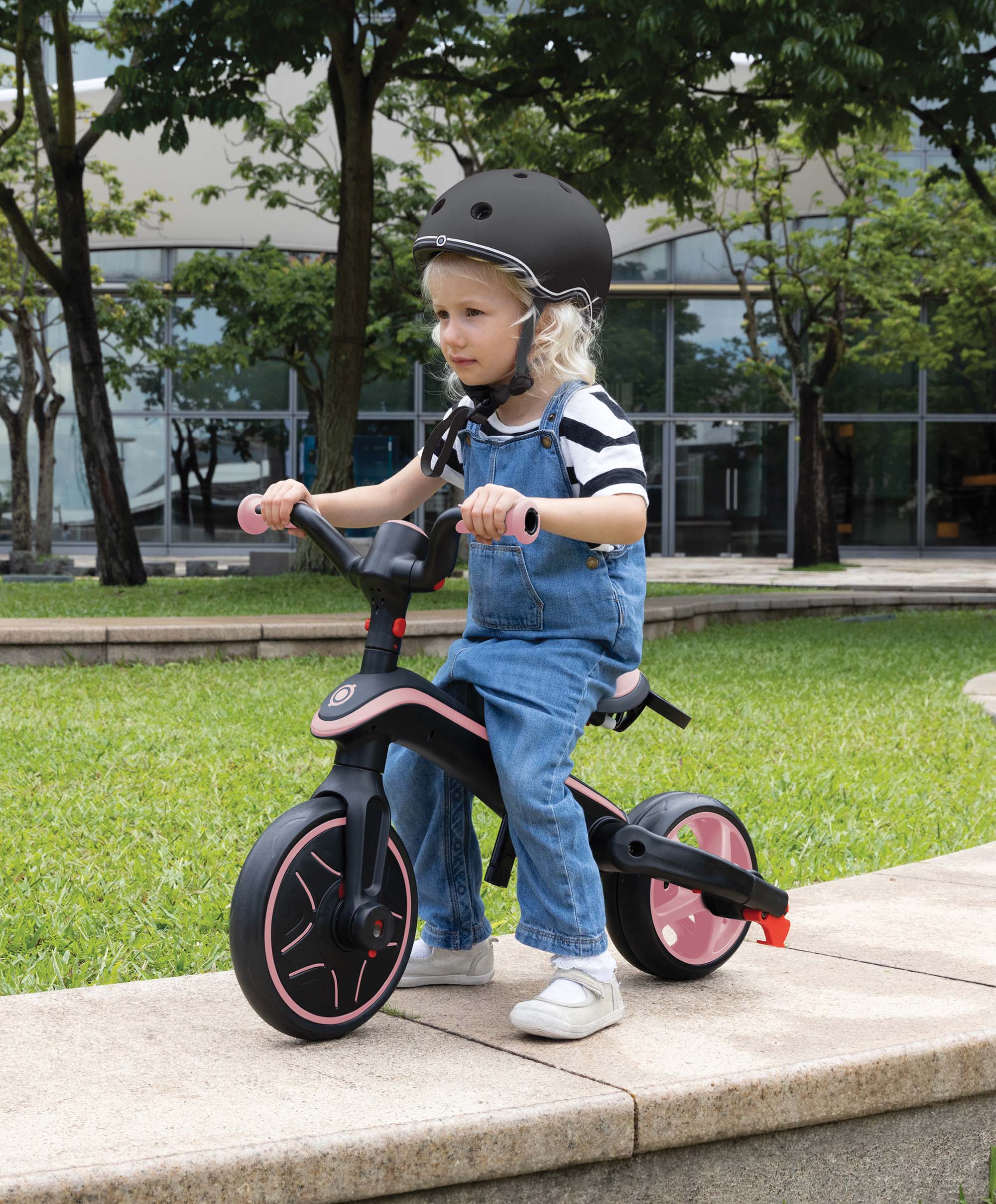 Globber Explorer Foldable 4-in-1 Trike - Pastel Pink - Image 14