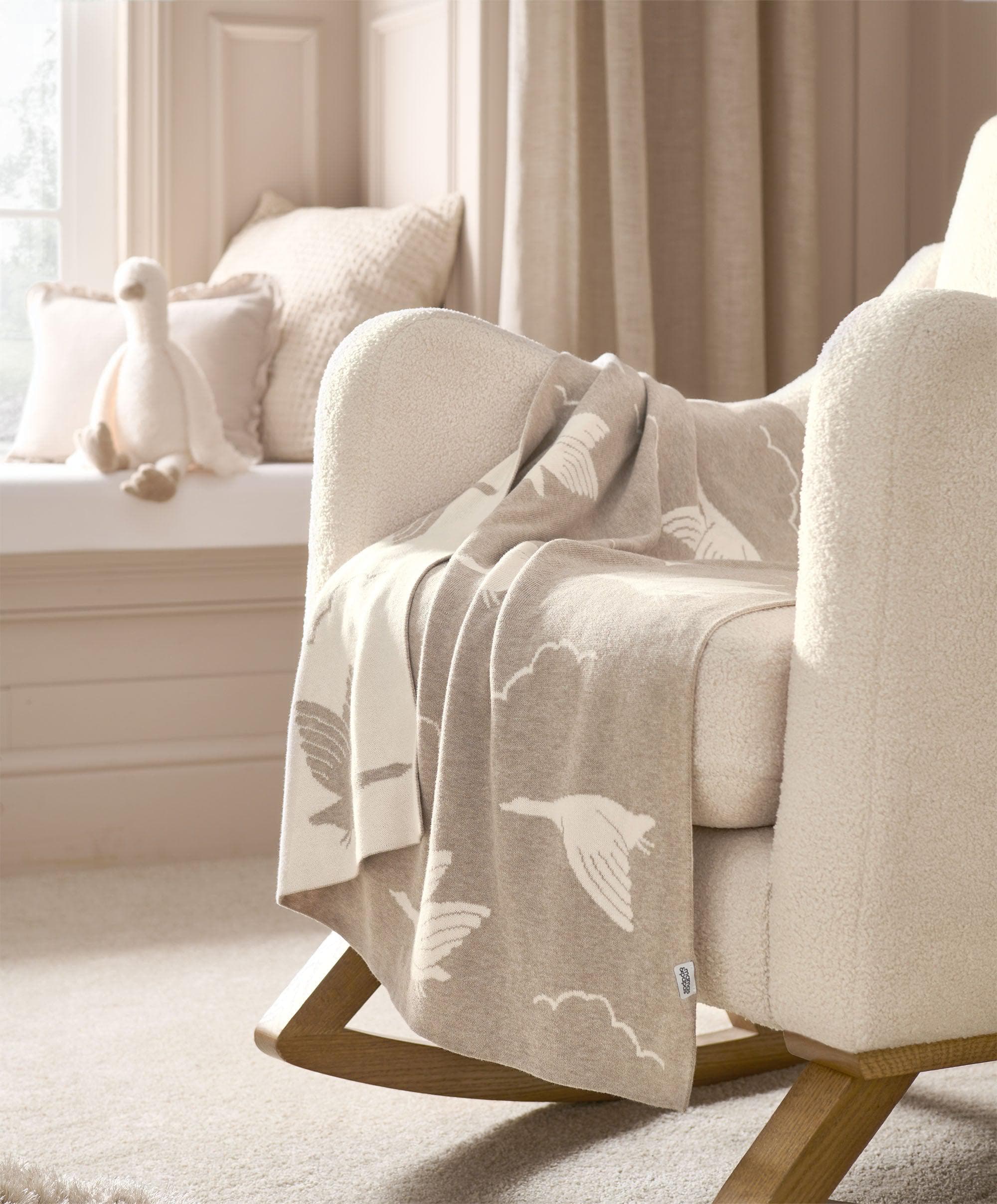 Knitted Blanket - Welcome to the World Duckling - Mocha - Image 3