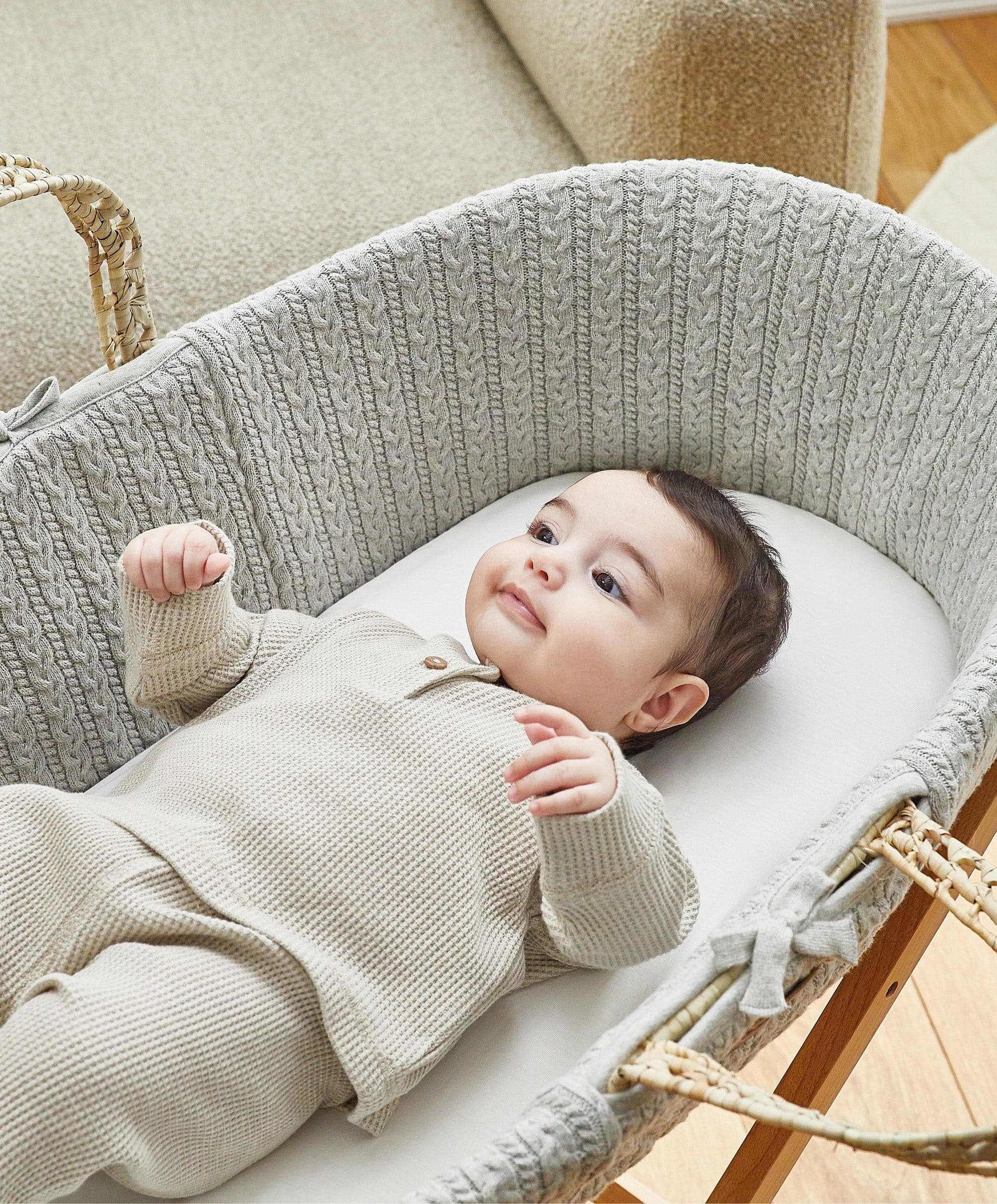 Little Green Sheep Natural Knitted Moses Basket & Mattress - Dove - Image 2
