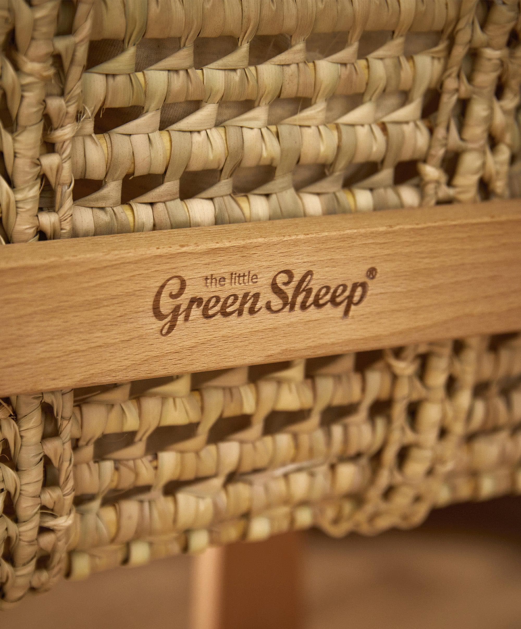 Little Green Sheep Natural Knitted Moses Basket & Mattress - Dove - Image 4