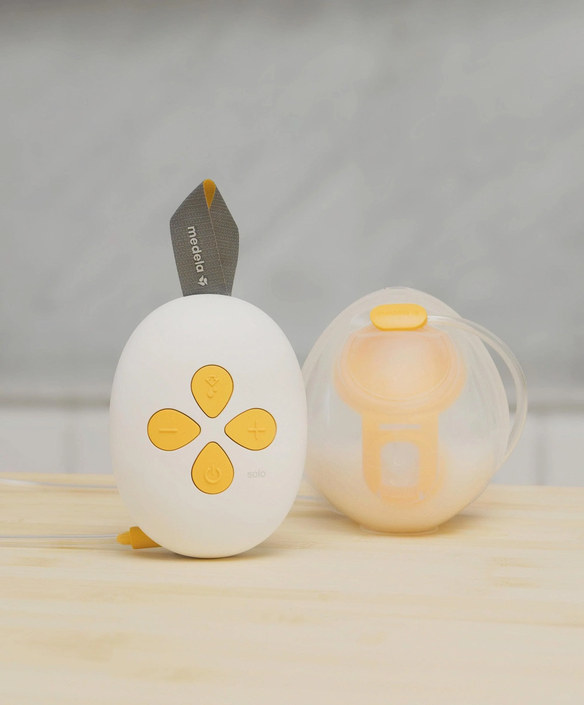 Medela Solo&trade; Hands Free Single Electric Breast Pump - Image 3