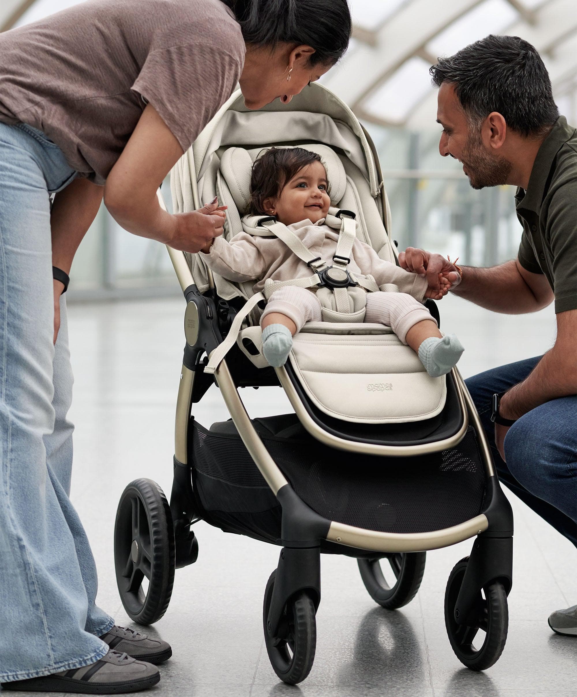 Ocarro 2 Pushchair Bundle With Cybex Cloud T i-Size Plus Rotating Baby Car Seat & Base (10 Pieces) - Shell - Image 2