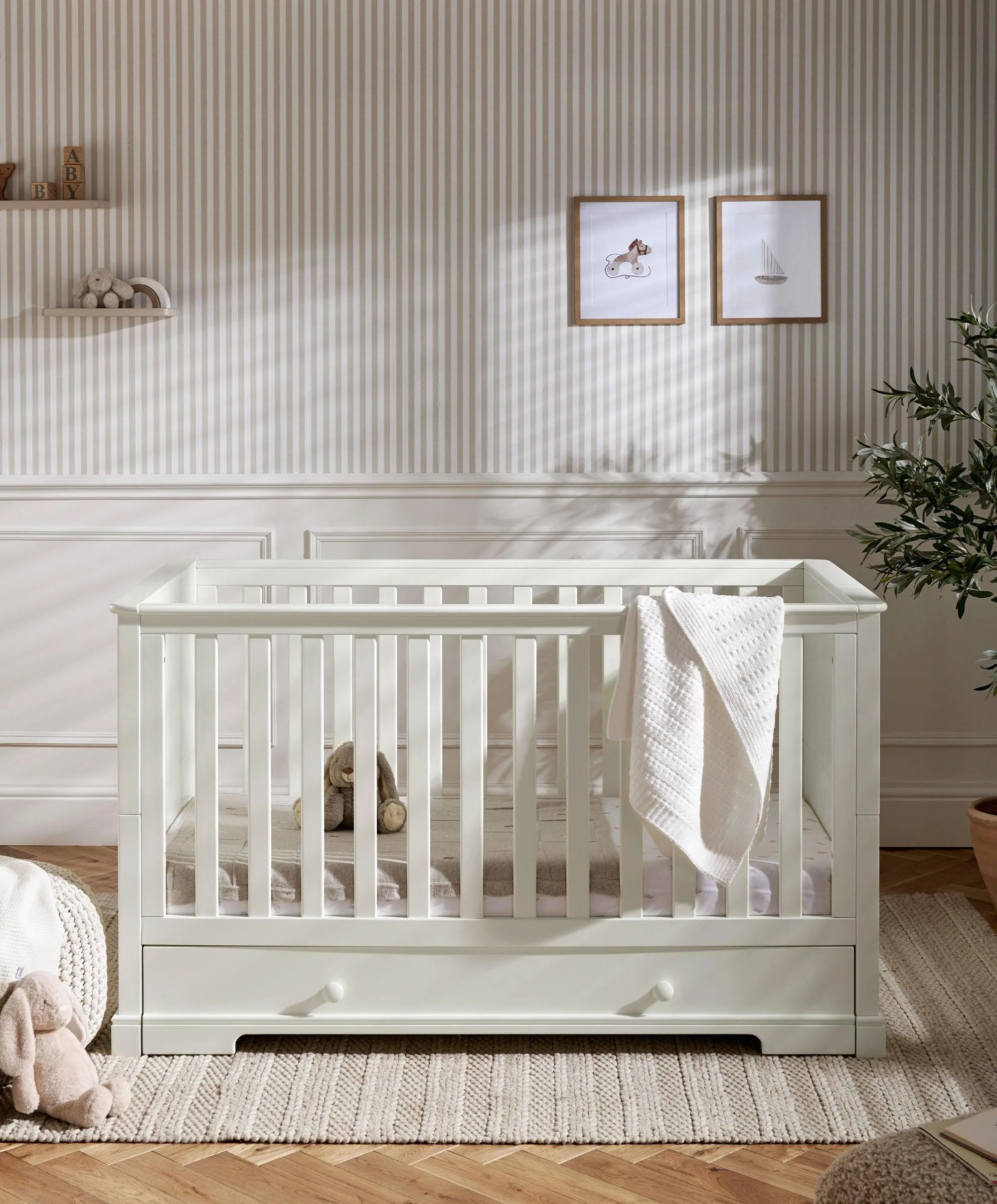 Oxford 2 Piece Cotbed Set with Dresser Changer - White - Image 2