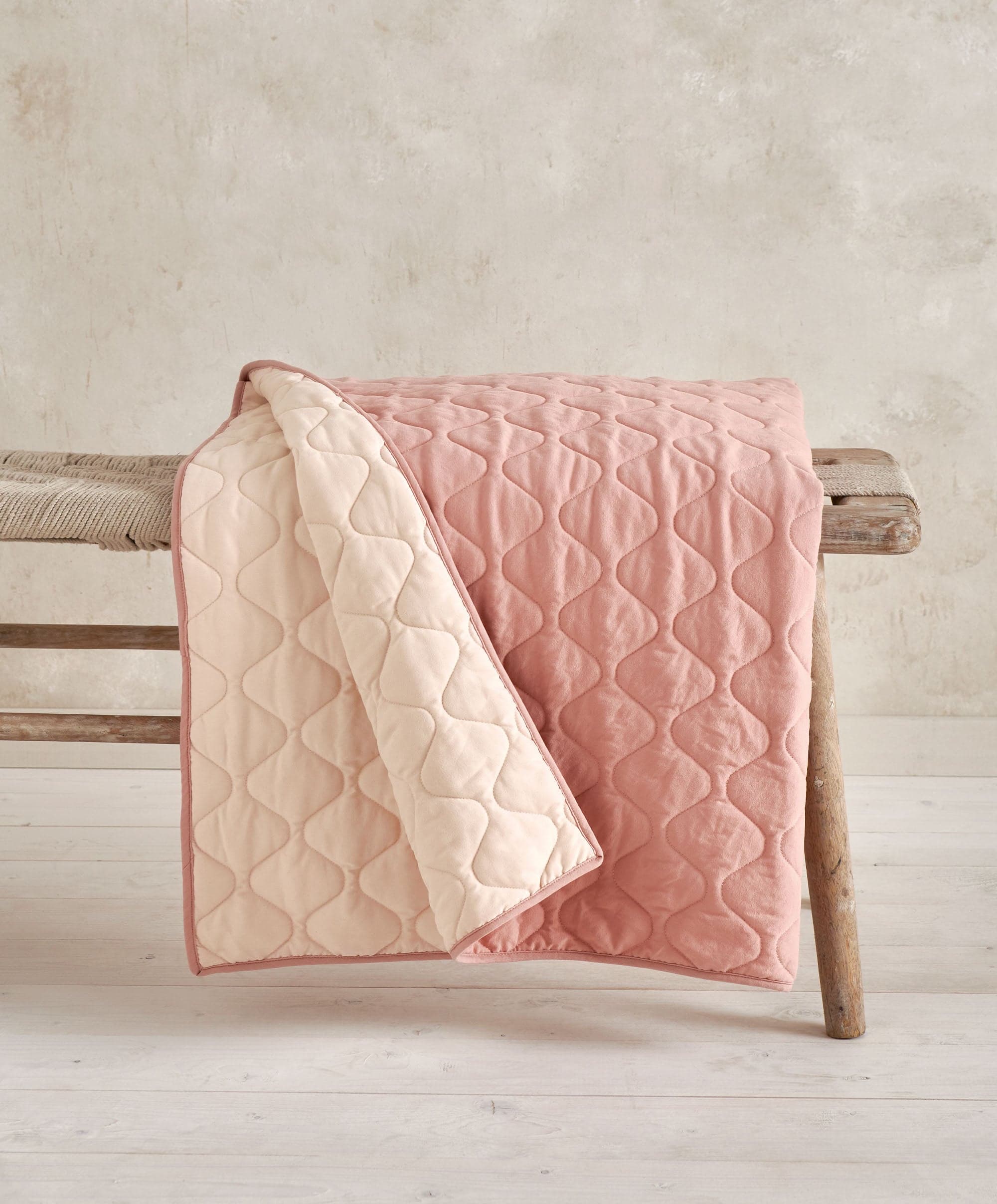Quilt - Pink Wave