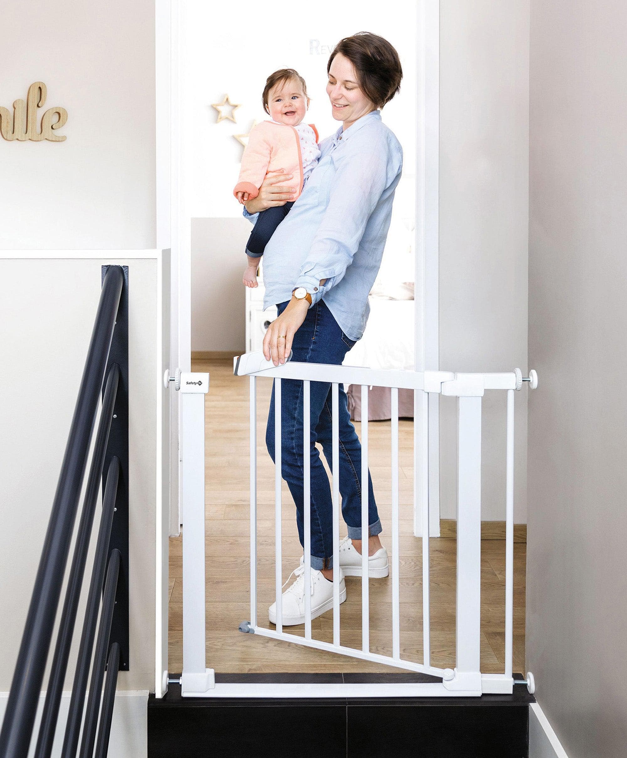 Safety 1st Flat Step Gate - White - Image 2
