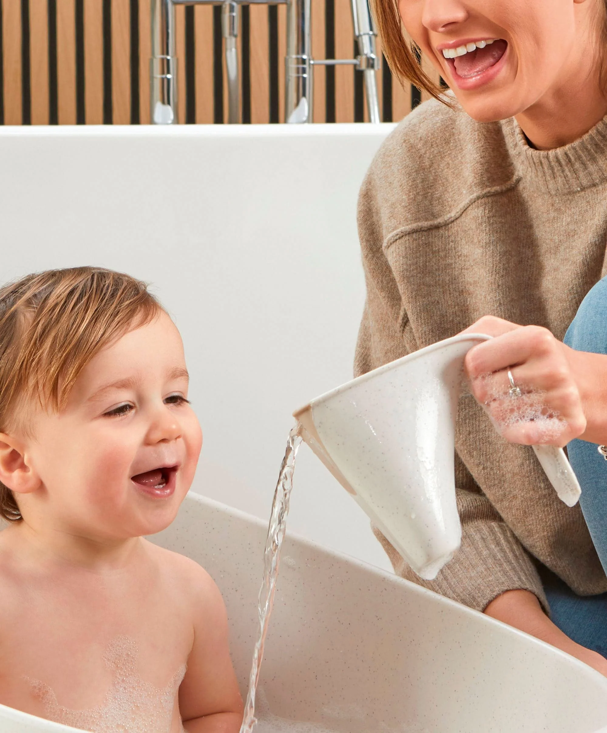 Shnuggle ECO Washy Rinsing Jug - Cookies & Cream - Image 3