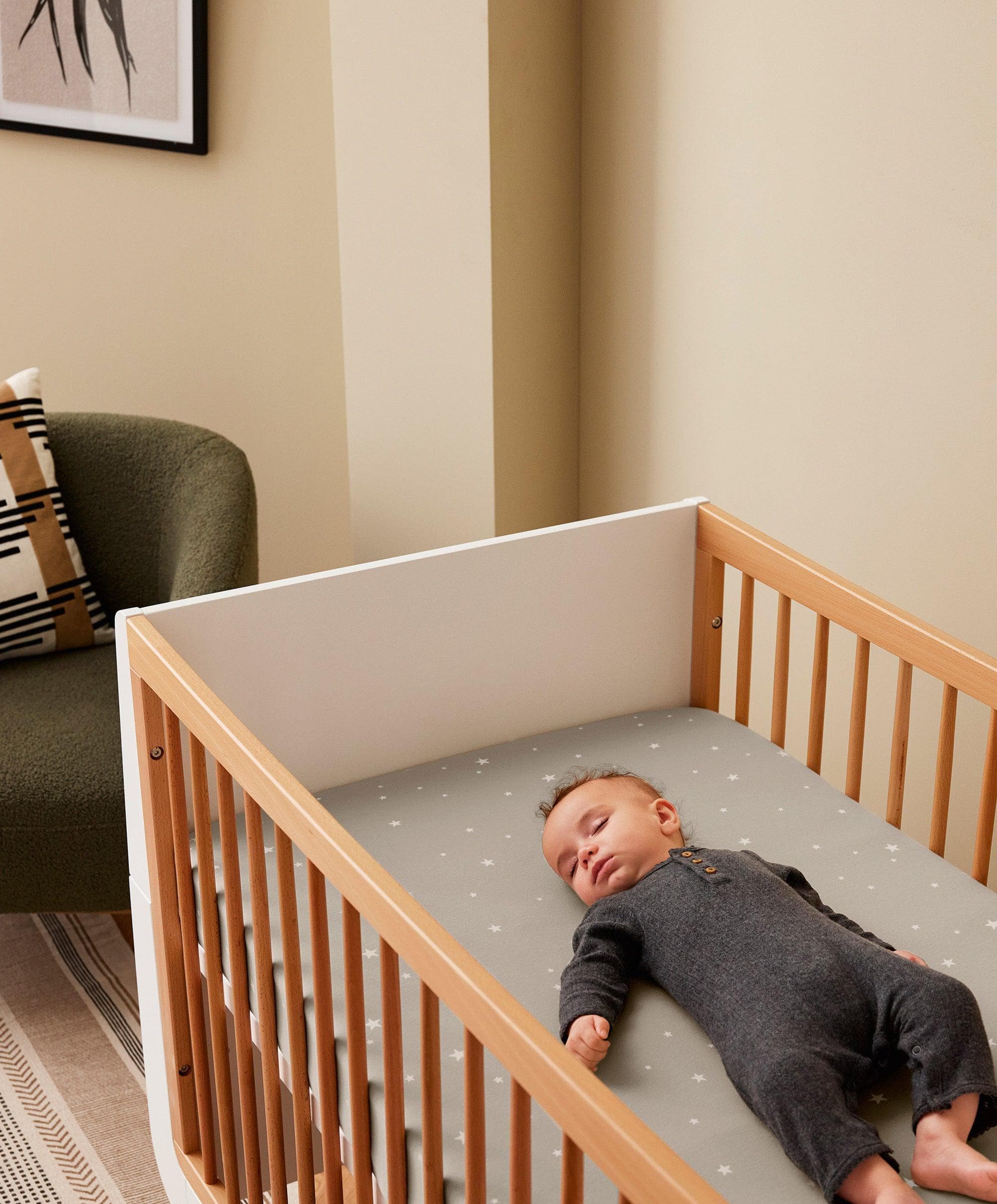 Snüz Twin Pack Cot & Cotbed Sheets - Grey Star - Image 3