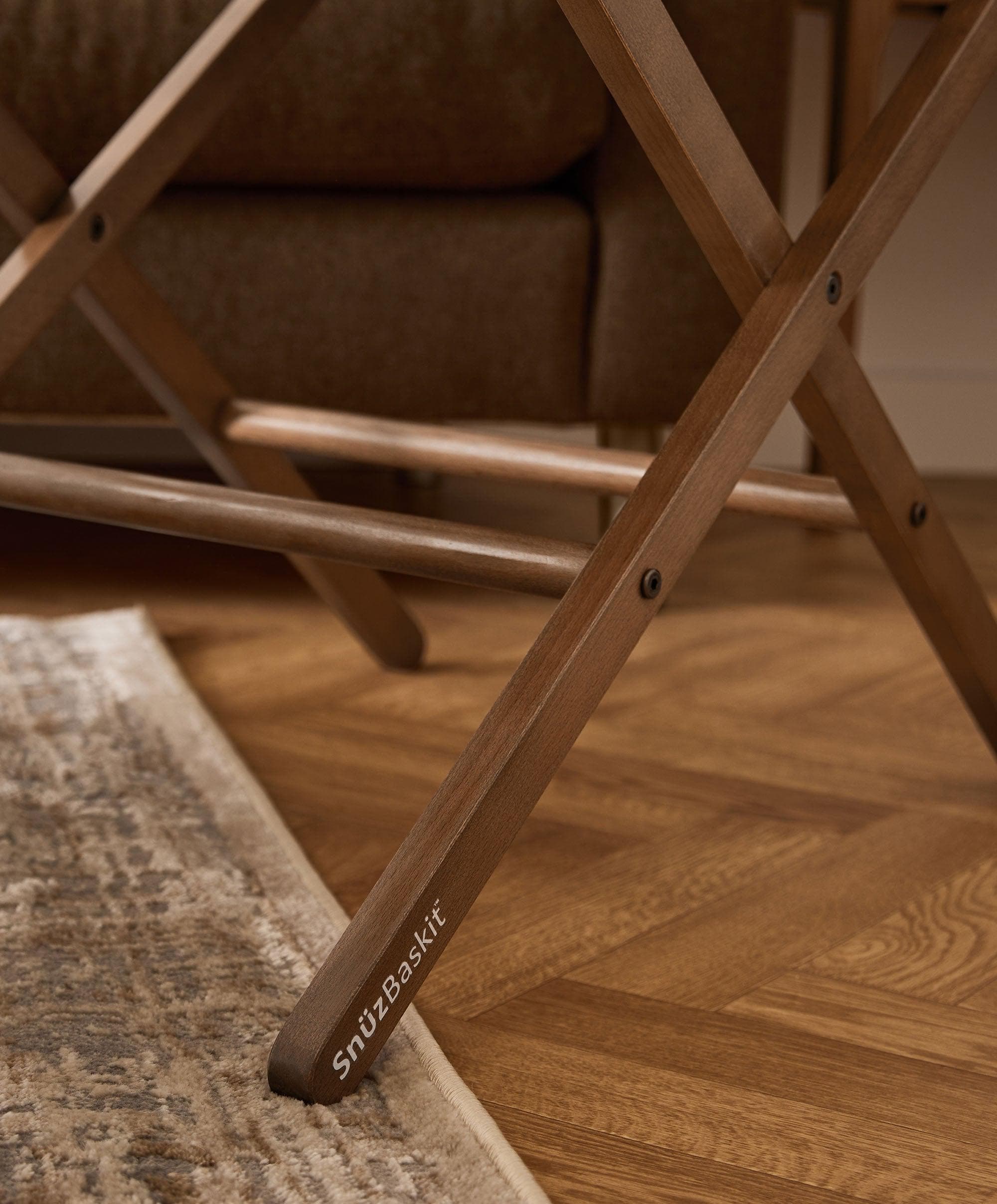 SnuzBaskit Moses Basket & Stand - Graphite/Walnut - Image 4