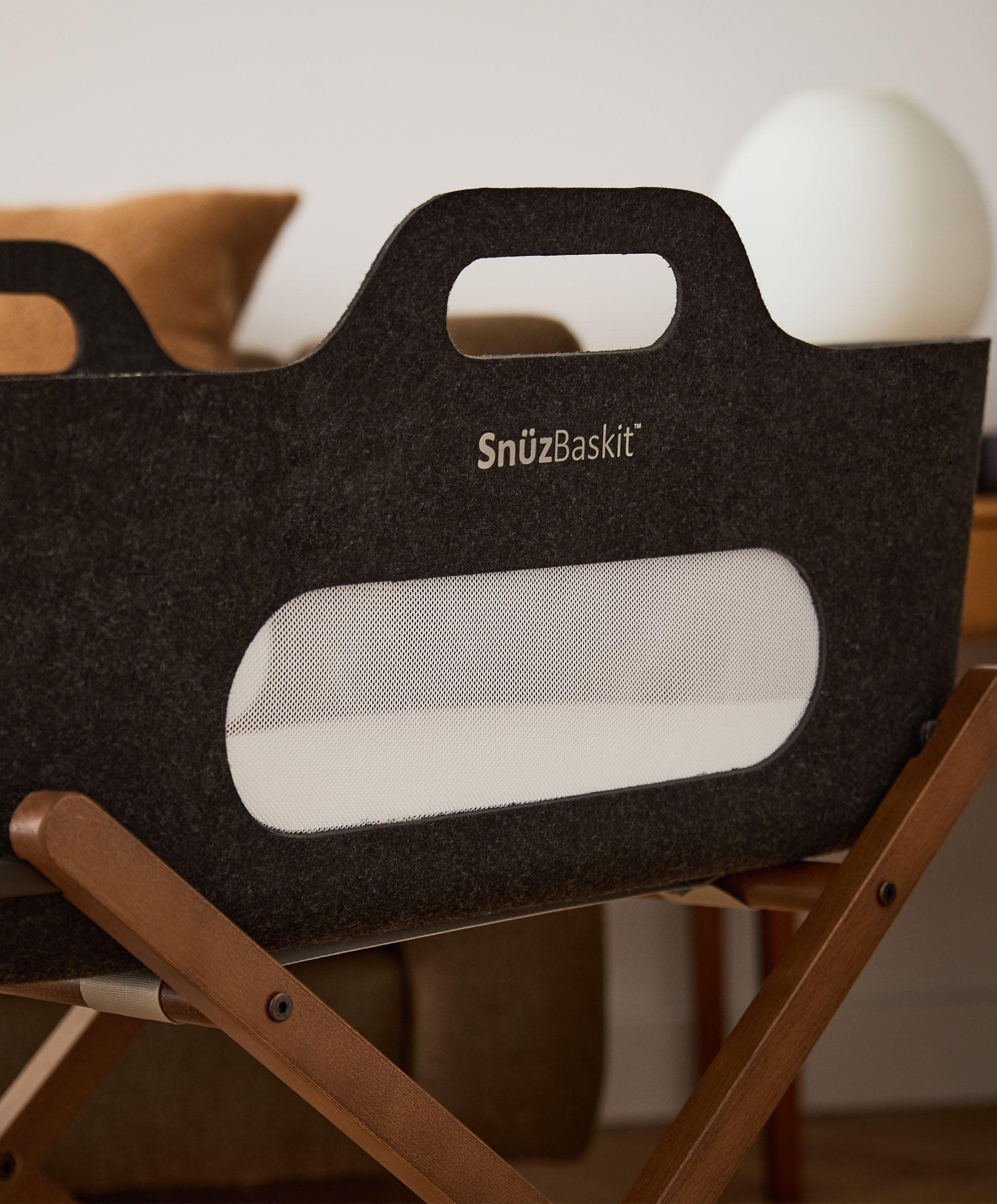 SnuzBaskit Moses Basket & Stand - Graphite/Walnut - Image 9