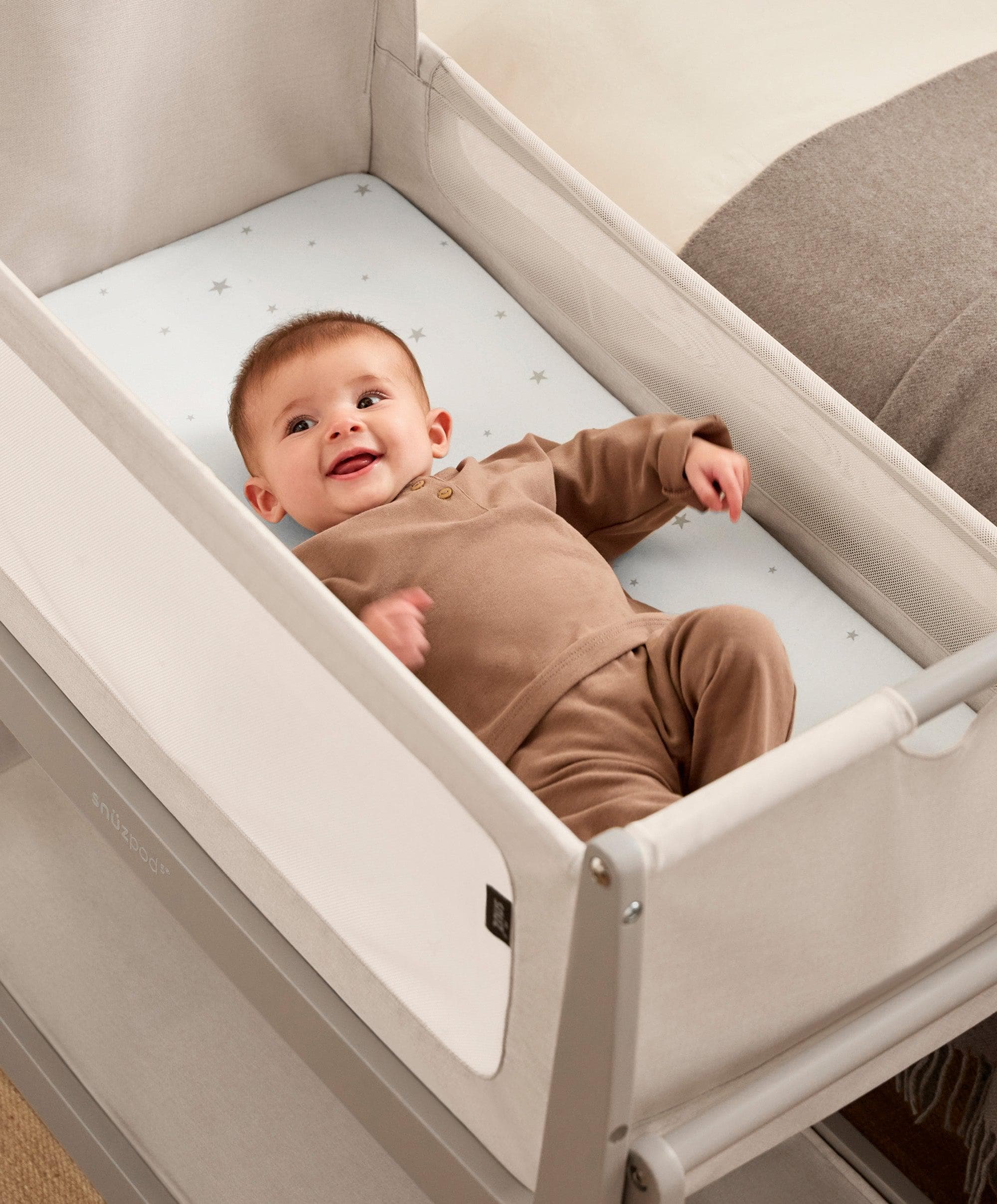 SnuzPod 5 Bedside Crib - Pebble - Image 3