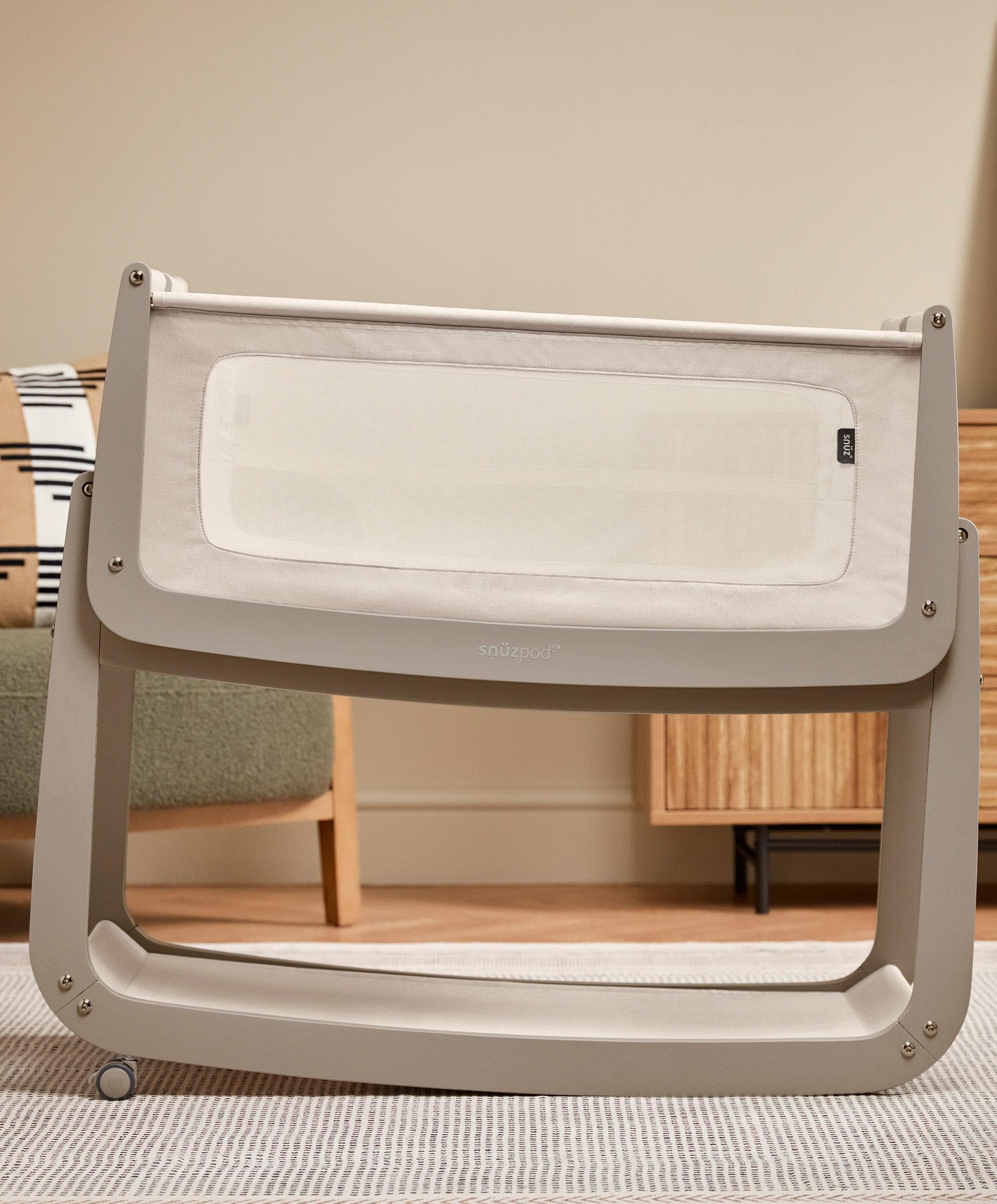 SnuzPod 5 Bedside Crib - Pebble - Image 7